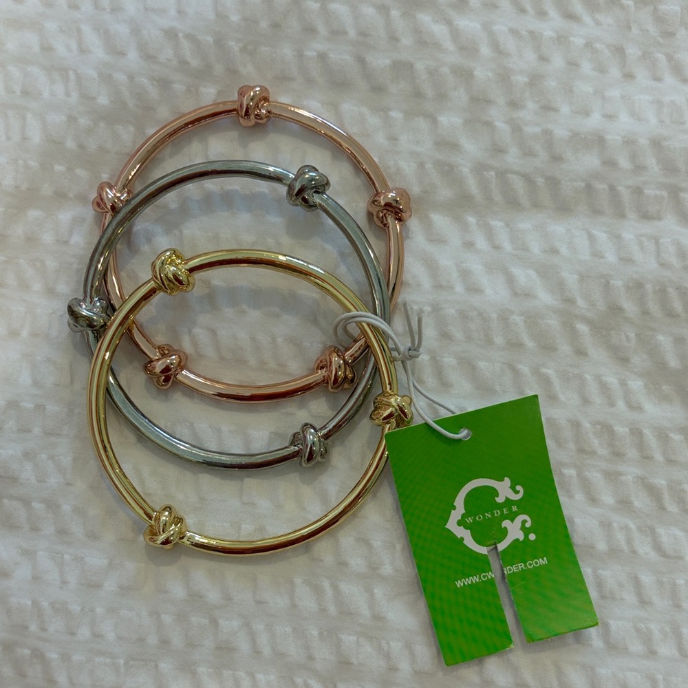 C. Wonder Metallic Knot Bracelet Set